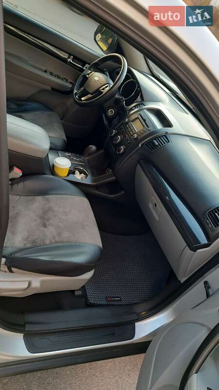 Внедорожник / Кроссовер Kia Sorento 2012 в Чернигове