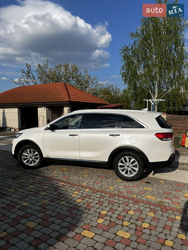 Позашляховик / Кросовер Kia Sorento 2016 в Вараші