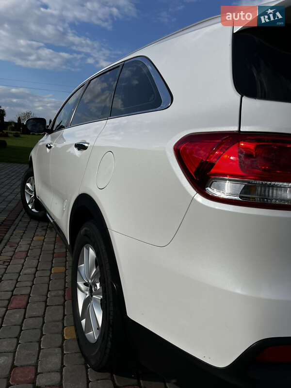 Позашляховик / Кросовер Kia Sorento 2016 в Вараші