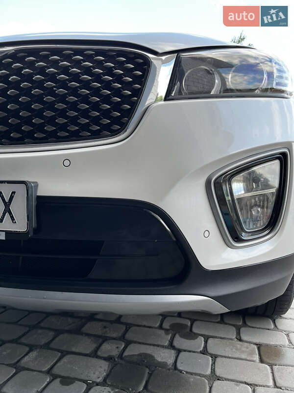 Позашляховик / Кросовер Kia Sorento 2016 в Вараші