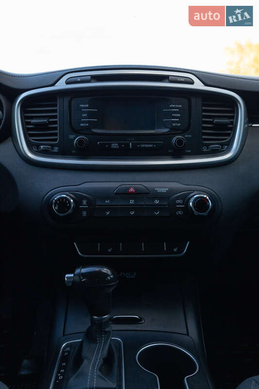 Позашляховик / Кросовер Kia Sorento 2015 в Львові