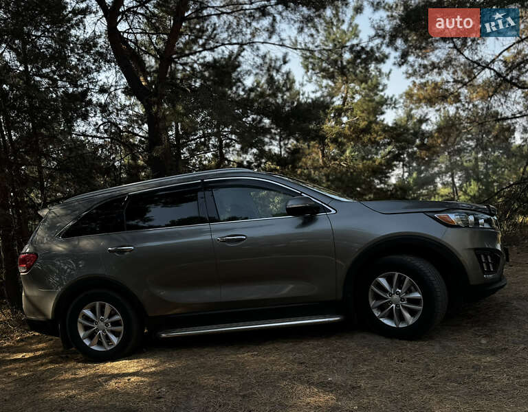 Внедорожник / Кроссовер Kia Sorento 2017 в Николаеве