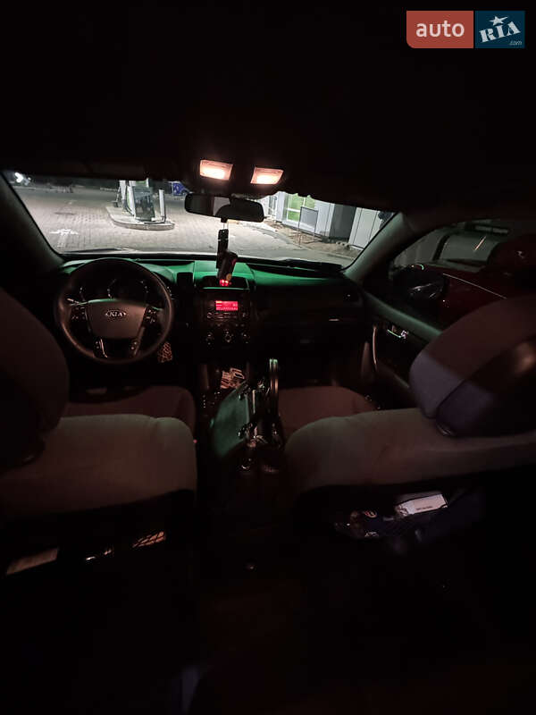 Внедорожник / Кроссовер Kia Sorento 2012 в Коростене