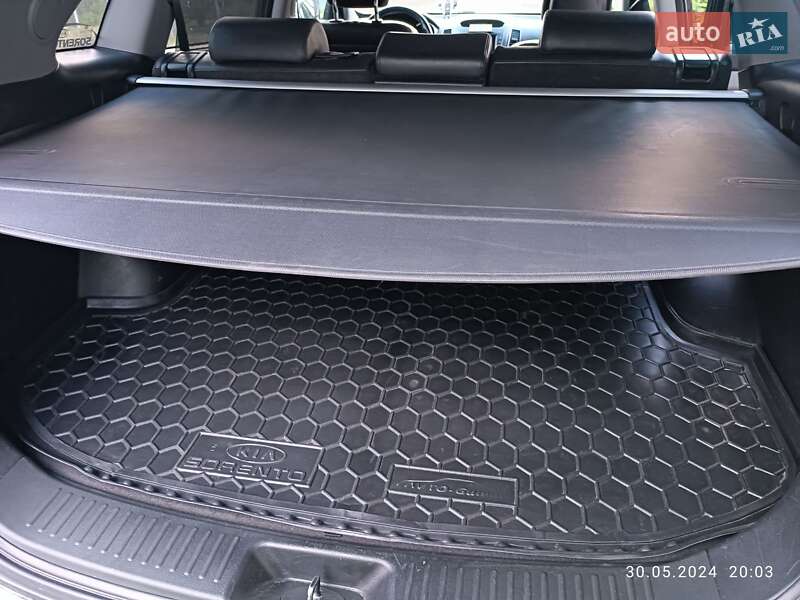Позашляховик / Кросовер Kia Sorento 2014 в Полонному