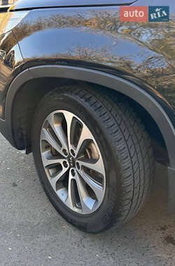 Внедорожник / Кроссовер Kia Sorento 2012 в 