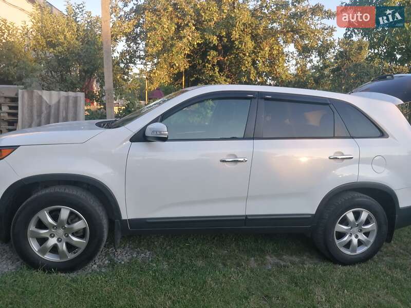 Внедорожник / Кроссовер Kia Sorento 2011 в Сторожинце