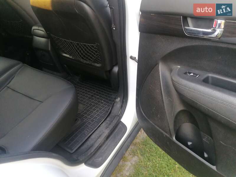 Внедорожник / Кроссовер Kia Sorento 2011 в Сторожинце