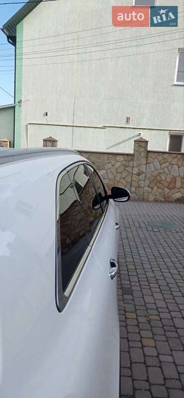 Позашляховик / Кросовер Kia Sorento 2016 в Гусятині