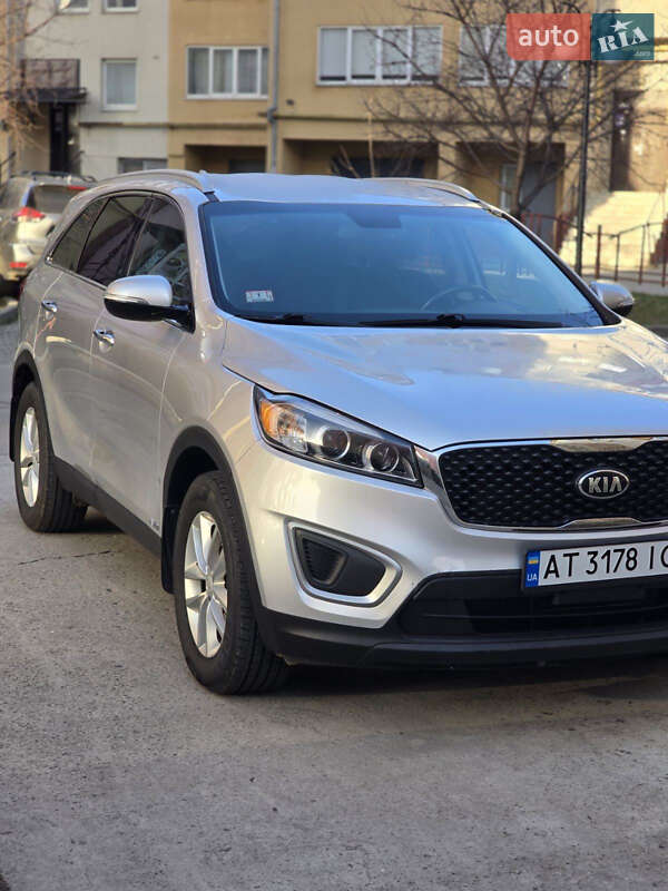 Позашляховик / Кросовер Kia Sorento 2017 в Івано-Франківську
