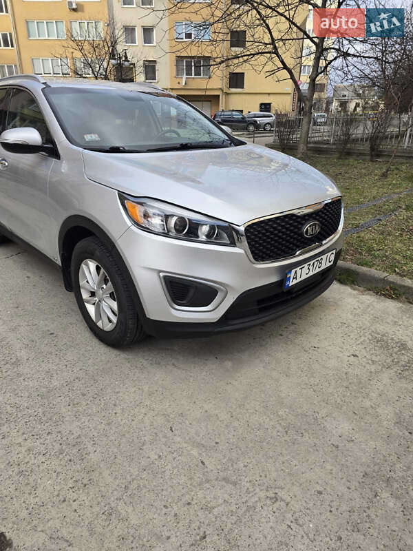 Позашляховик / Кросовер Kia Sorento 2017 в Івано-Франківську