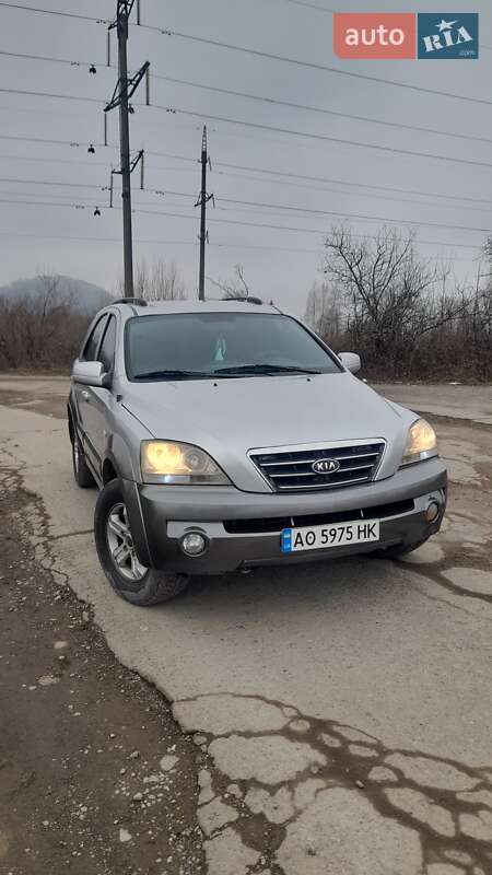 Внедорожник / Кроссовер Kia Sorento 2005 в Хусте