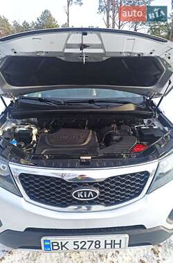 Внедорожник / Кроссовер Kia Sorento 2012 в 