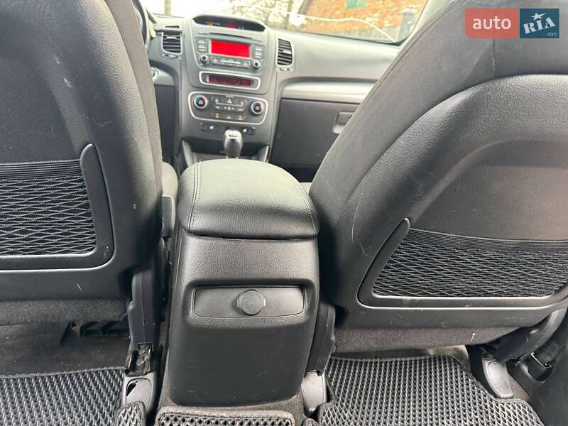 Внедорожник / Кроссовер Kia Sorento 2013 в Ромнах