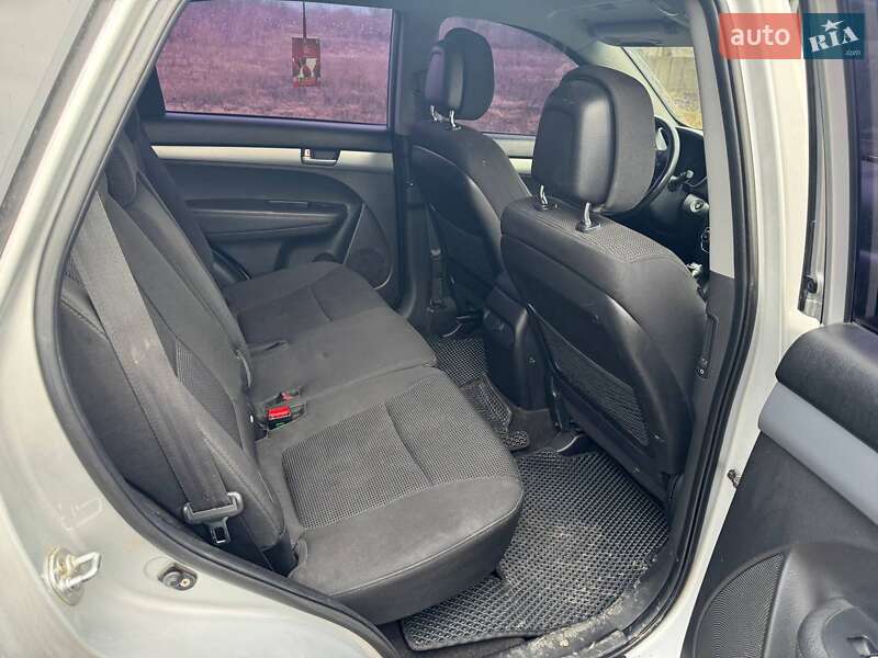 Внедорожник / Кроссовер Kia Sorento 2013 в Ромнах