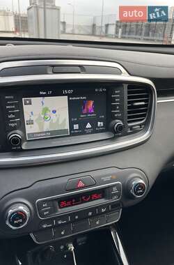 Позашляховик / Кросовер Kia Sorento 2017 в 