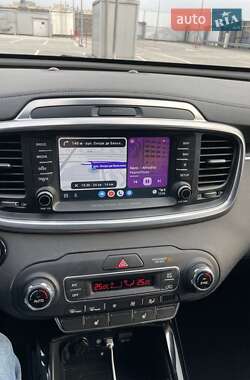 Позашляховик / Кросовер Kia Sorento 2017 в 