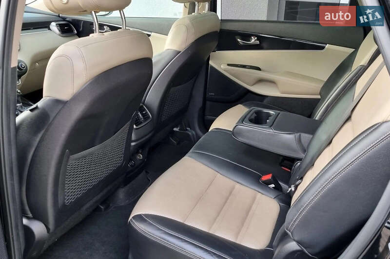 Внедорожник / Кроссовер Kia Sorento 2017 в Тернополе