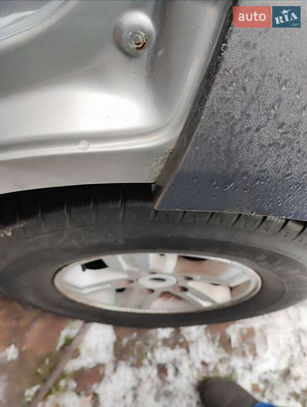 Позашляховик / Кросовер Kia Sorento 2003 в Чернівцях