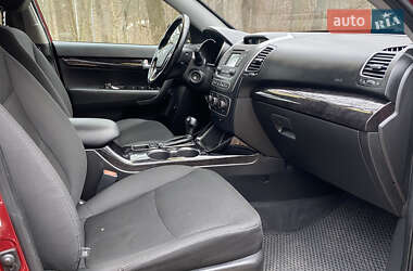 Позашляховик / Кросовер Kia Sorento 2014 в 