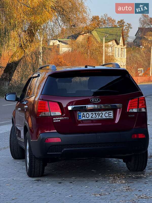 Внедорожник / Кроссовер Kia Sorento 2010 в Грушево