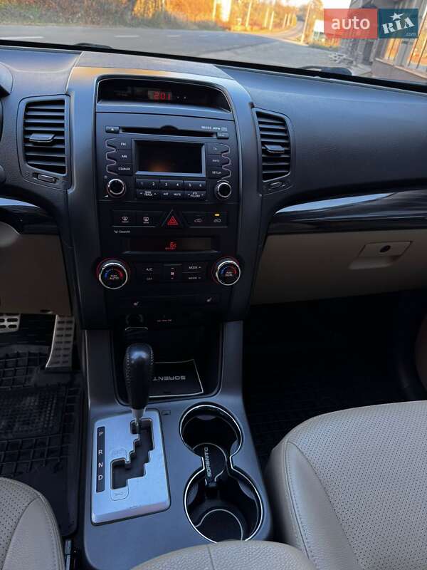 Внедорожник / Кроссовер Kia Sorento 2010 в Грушево