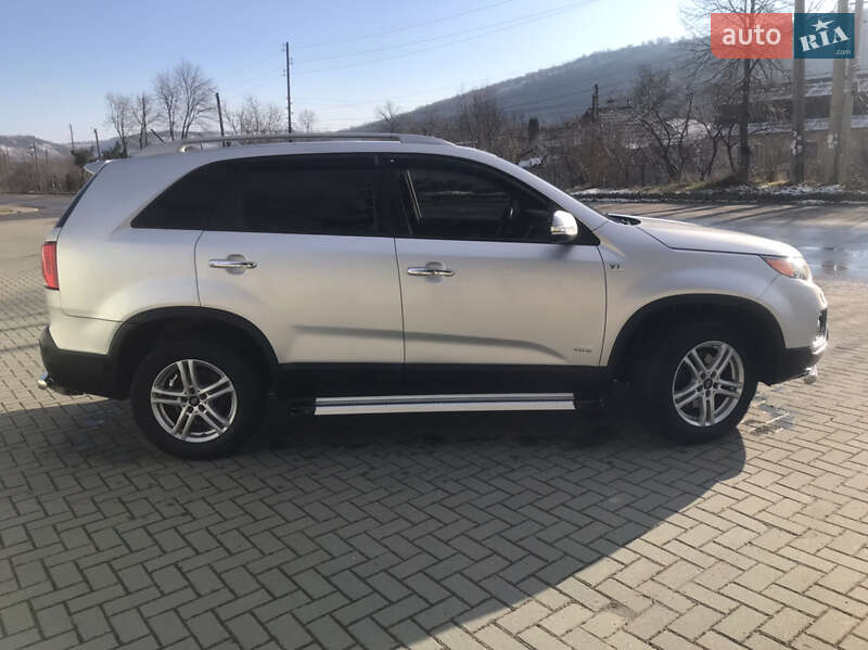 Внедорожник / Кроссовер Kia Sorento 2010 в Могилев-Подольске