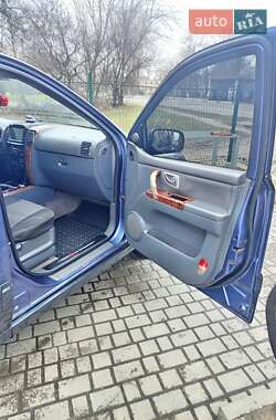 Позашляховик / Кросовер Kia Sorento 2002 в 