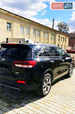 Позашляховик / Кросовер Kia Sorento 2015 в 
