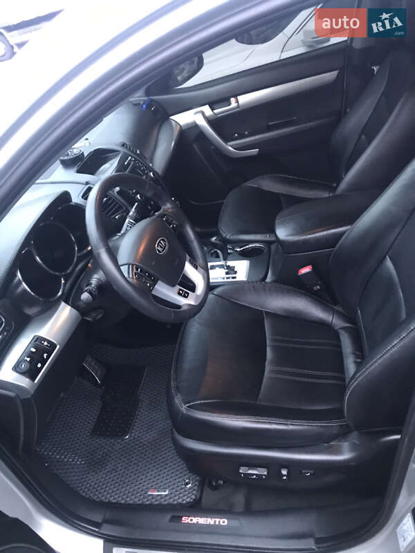 Внедорожник / Кроссовер Kia Sorento 2012 в Киеве