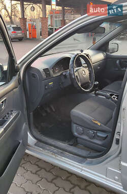 Внедорожник / Кроссовер Kia Sorento 2003 в 