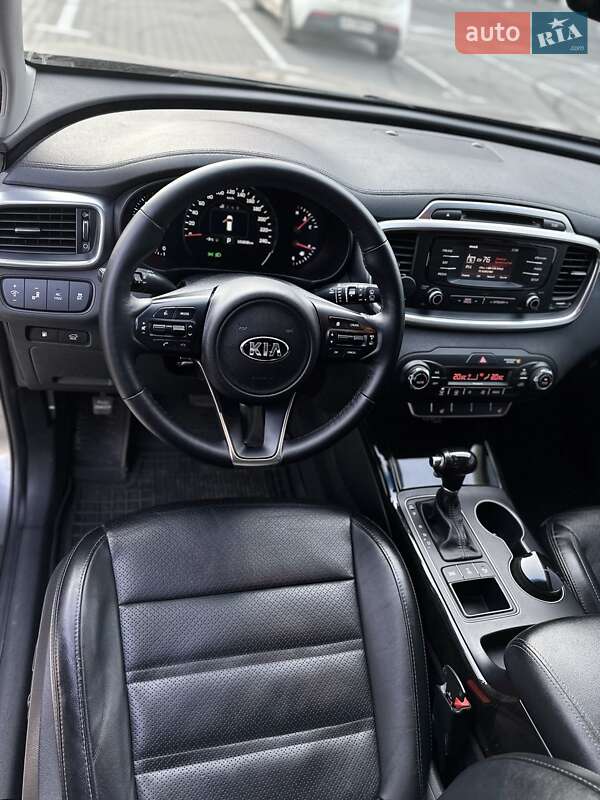 Позашляховик / Кросовер Kia Sorento 2015 в Києві