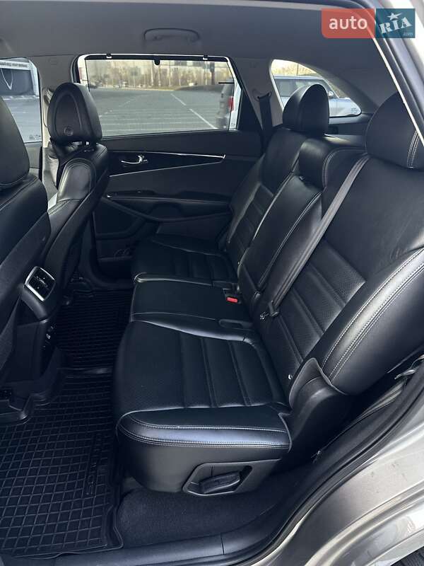 Позашляховик / Кросовер Kia Sorento 2015 в Києві