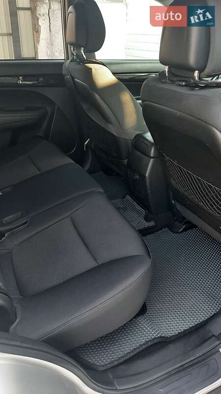 Внедорожник / Кроссовер Kia Sorento 2010 в Харькове