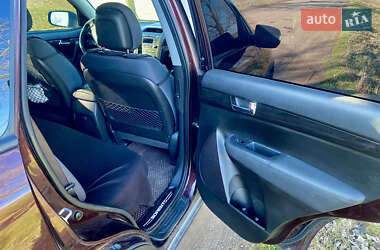 Внедорожник / Кроссовер Kia Sorento 2010 в 