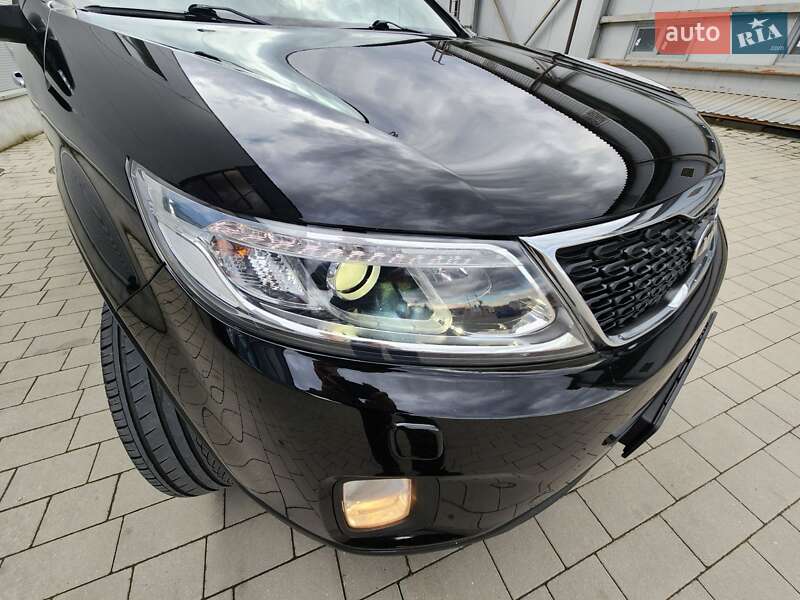 Позашляховик / Кросовер Kia Sorento 2015 в Івано-Франківську