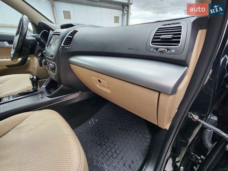 Позашляховик / Кросовер Kia Sorento 2015 в Івано-Франківську