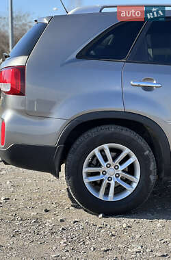 Внедорожник / Кроссовер Kia Sorento 2013 в 