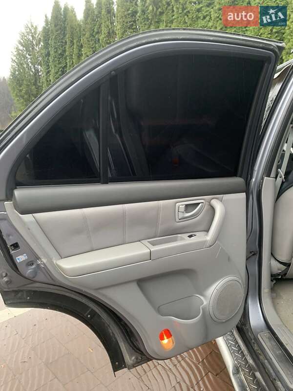 Позашляховик / Кросовер Kia Sorento 2005 в Воловцю
