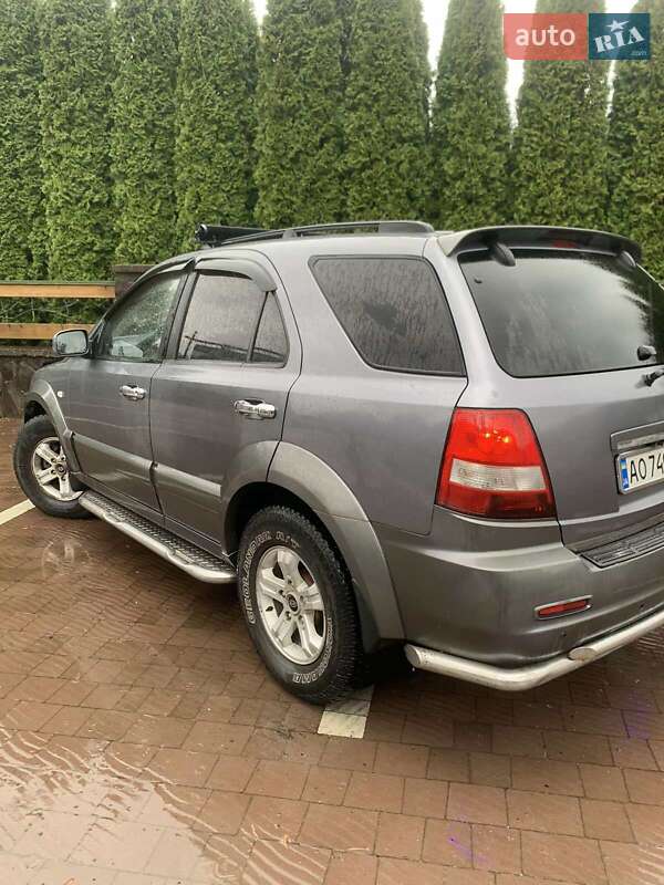 Позашляховик / Кросовер Kia Sorento 2005 в Воловцю