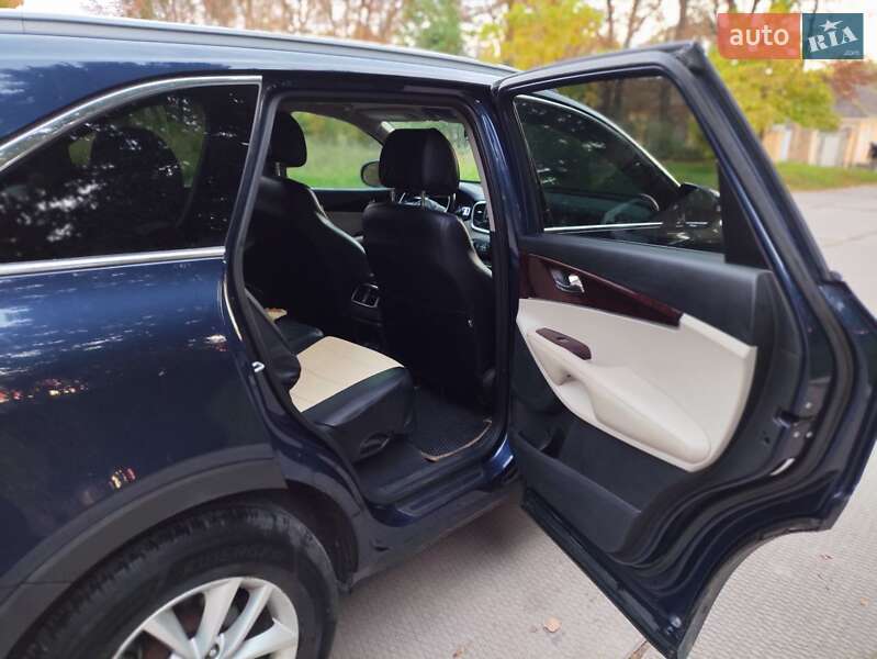 Позашляховик / Кросовер Kia Sorento 2016 в Рівному