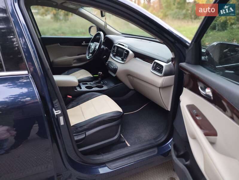Позашляховик / Кросовер Kia Sorento 2016 в Рівному
