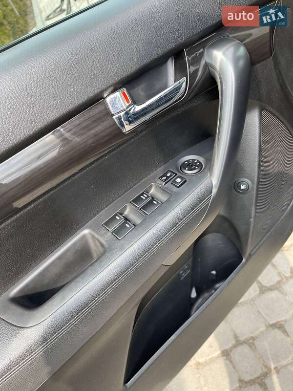 Внедорожник / Кроссовер Kia Sorento 2012 в Львове