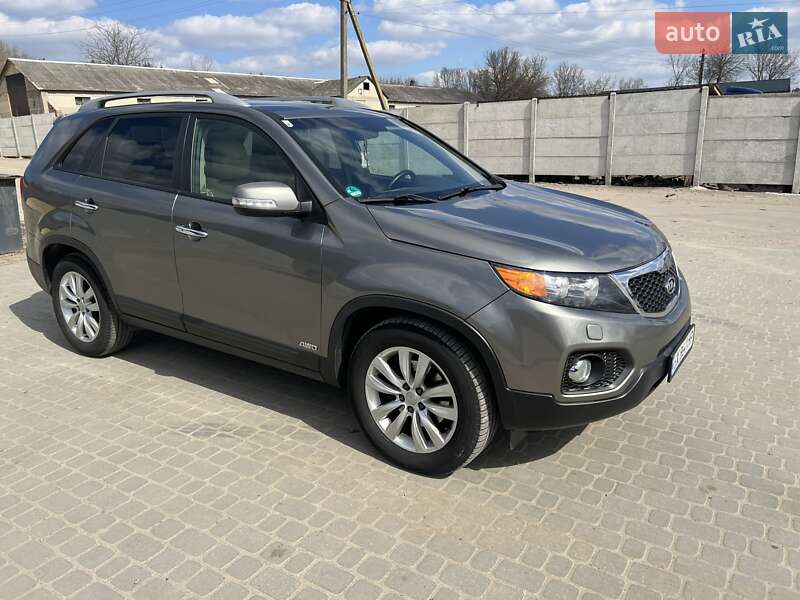 Внедорожник / Кроссовер Kia Sorento 2011 в 