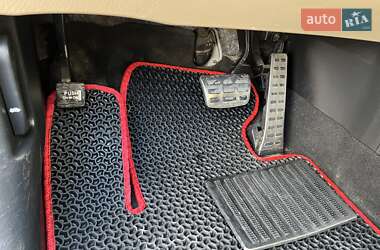Внедорожник / Кроссовер Kia Sorento 2011 в 
