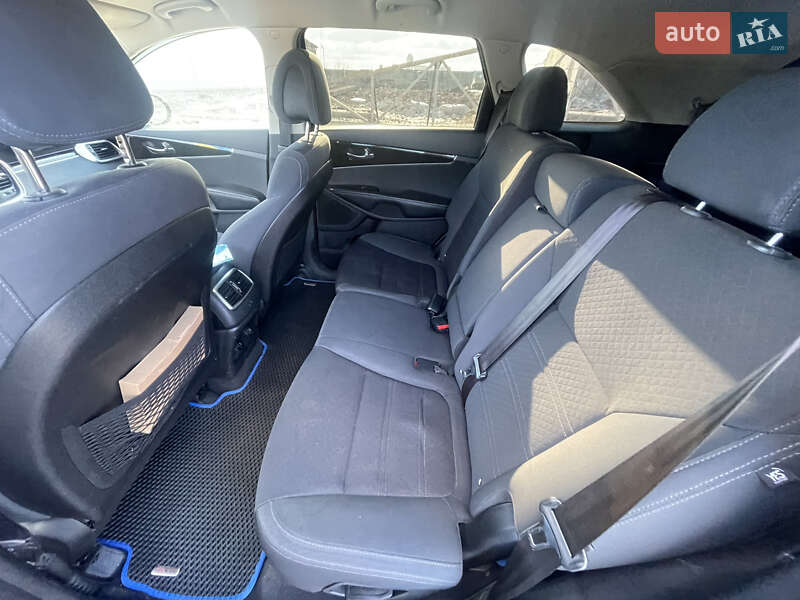 Внедорожник / Кроссовер Kia Sorento 2016 в Белой Церкви