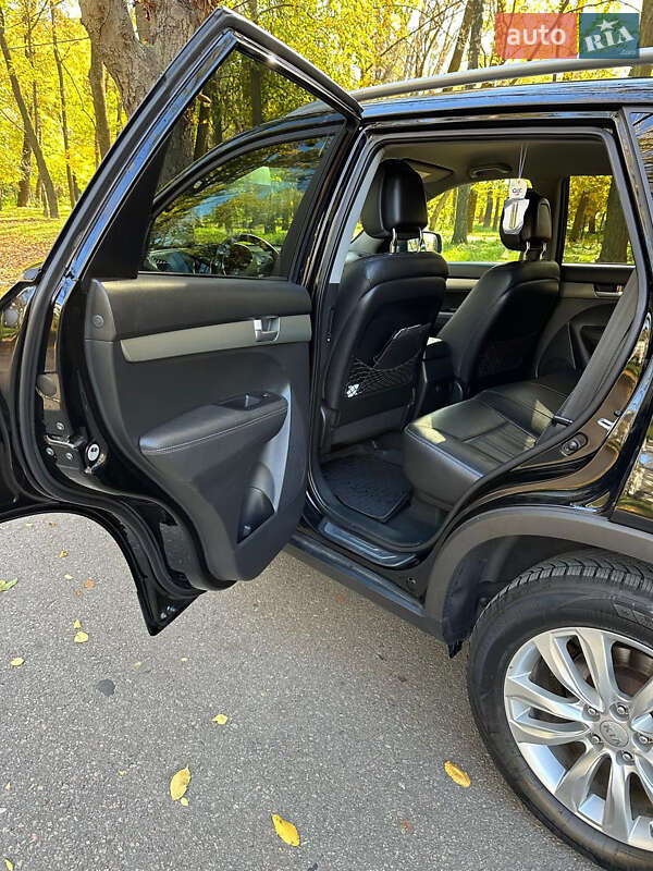 Позашляховик / Кросовер Kia Sorento 2012 в Чернівцях