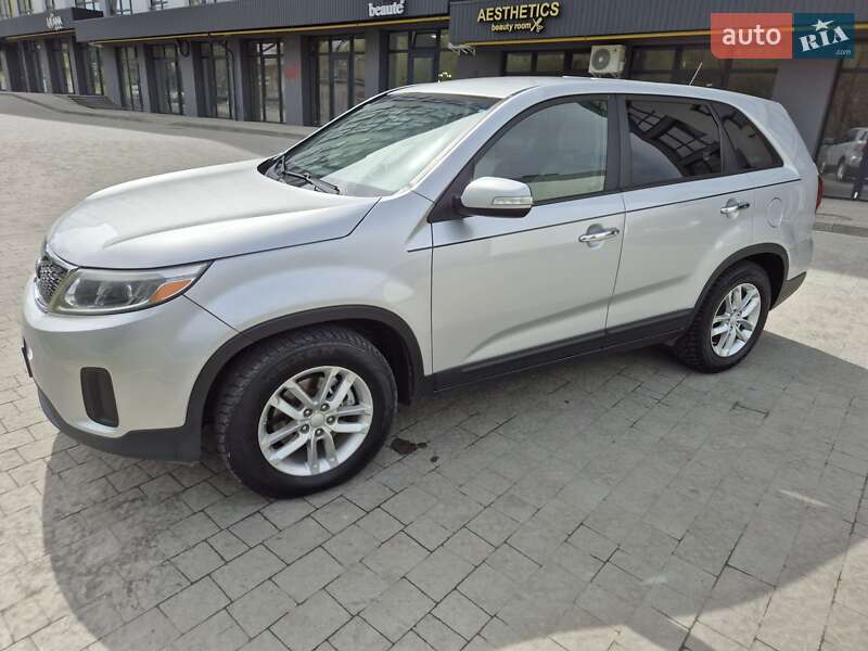 Позашляховик / Кросовер Kia Sorento 2013 в 