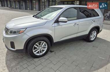Позашляховик / Кросовер Kia Sorento 2013 в 