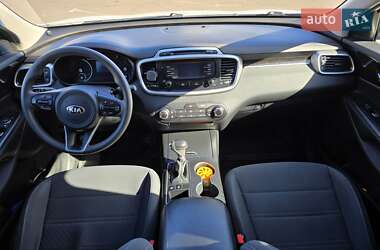 Внедорожник / Кроссовер Kia Sorento 2016 в 