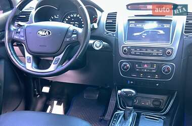 Позашляховик / Кросовер Kia Sorento 2012 в 